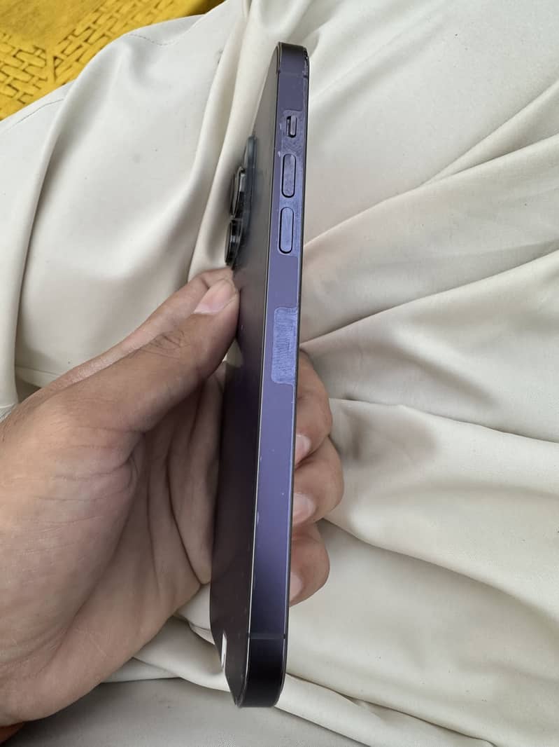 Apple iPhone 14 Pro Max 1