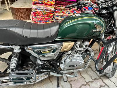 Honda CB 150 2025 Model Islamabad Number 8000 genuine Mileage