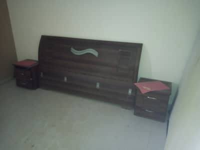 BED WITHOUT METRES AND DRESSING