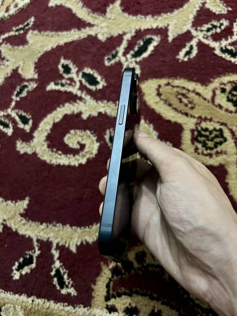 Apple iPhone 13 3