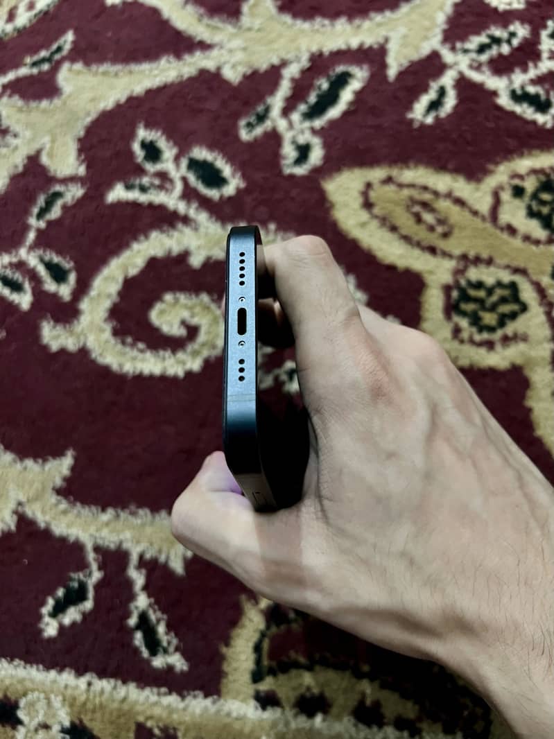 Apple iPhone 13 4