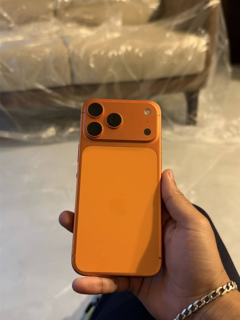 Apple iPhone 17 Pro Max 1