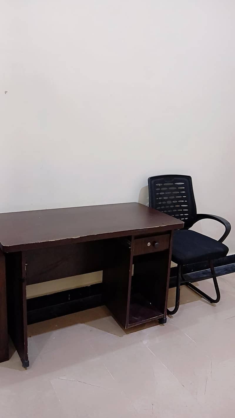 2 single beds and study table 7
