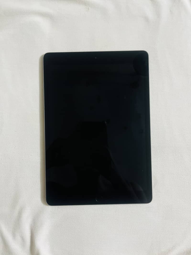 IPAD 8th GENERATION 0