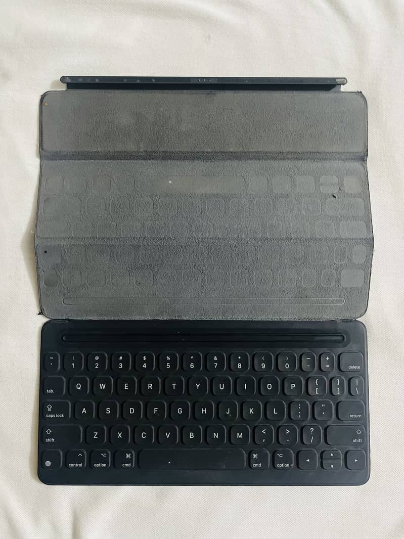 IPAD 8th GENERATION 4
