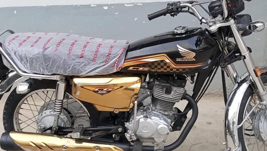 Honda 125 Karachi Number special edition 2024