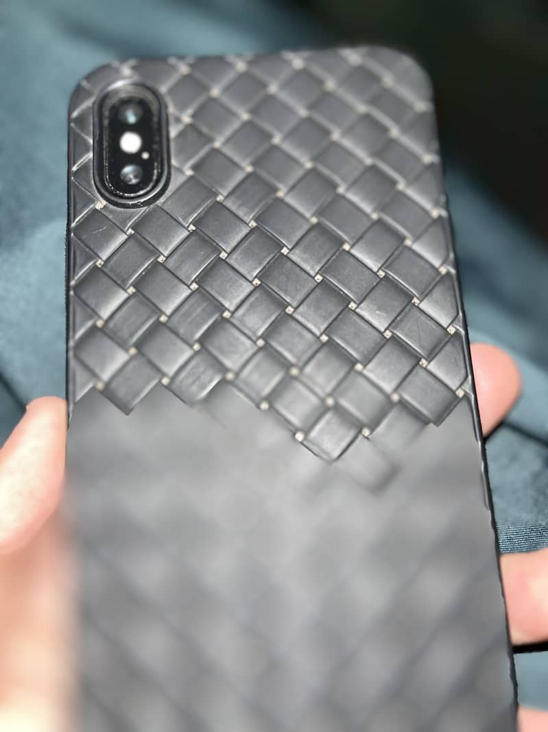 Apple iPhone X 4