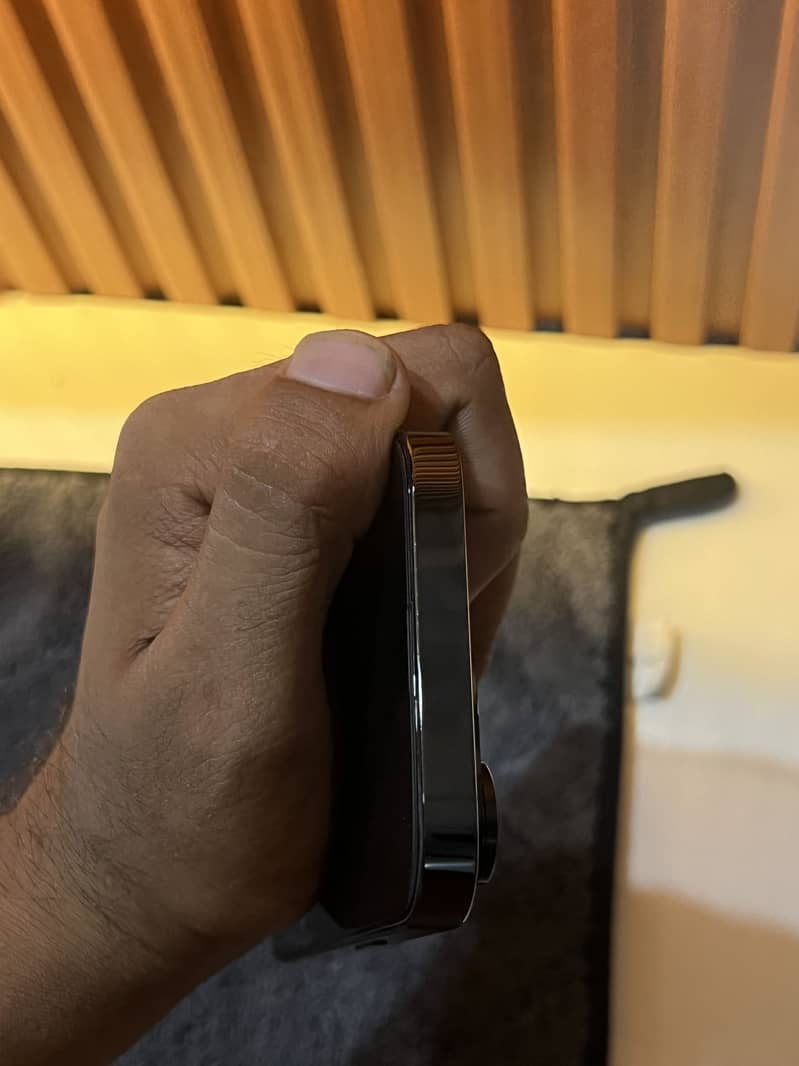 Apple iPhone 14 Pro 4