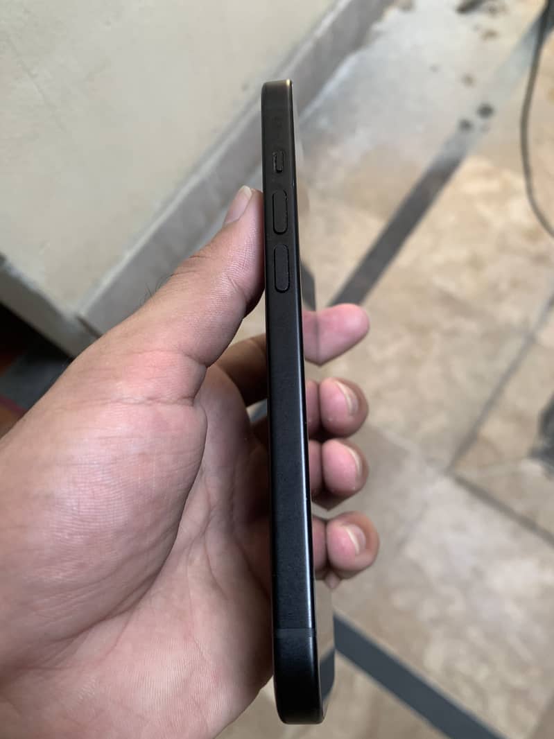 Apple iPhone 15 2