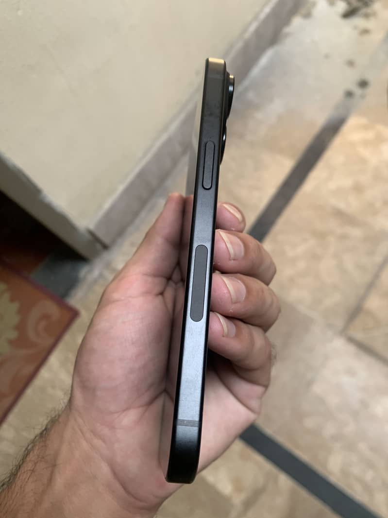 Apple iPhone 15 5