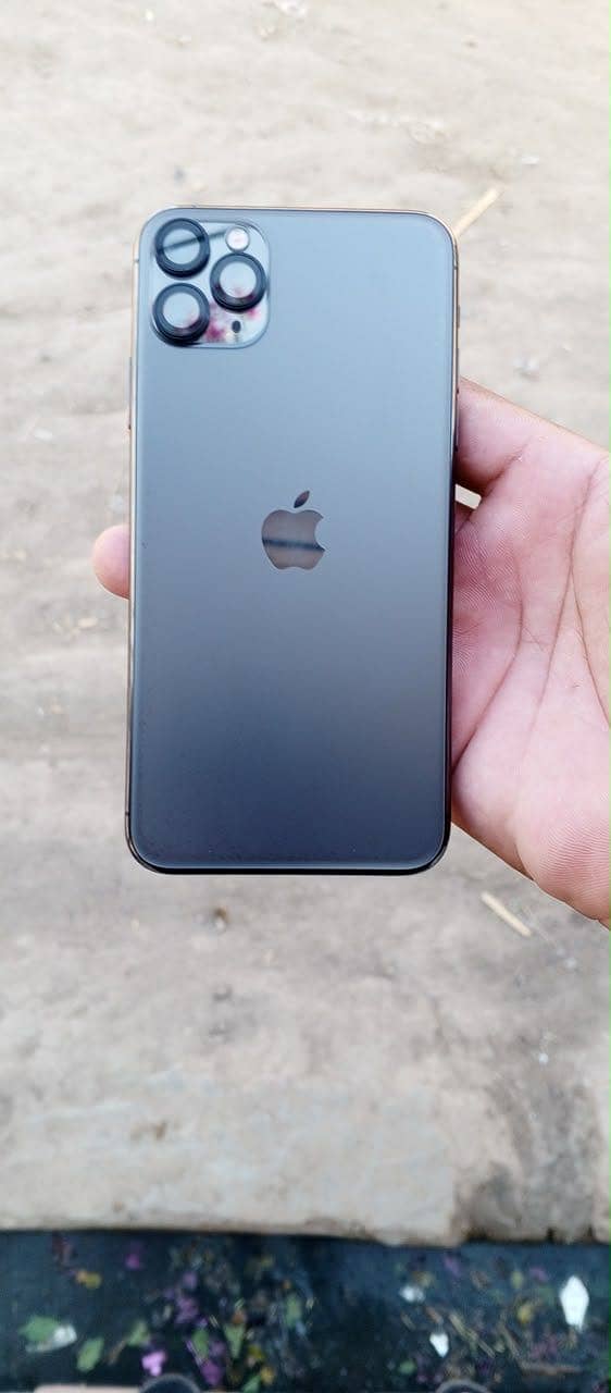 Apple iPhone 11 Pro Max 1