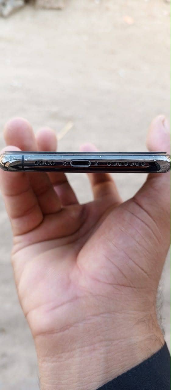 Apple iPhone 11 Pro Max 3