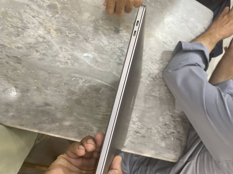 Macbook pro 2019 7
