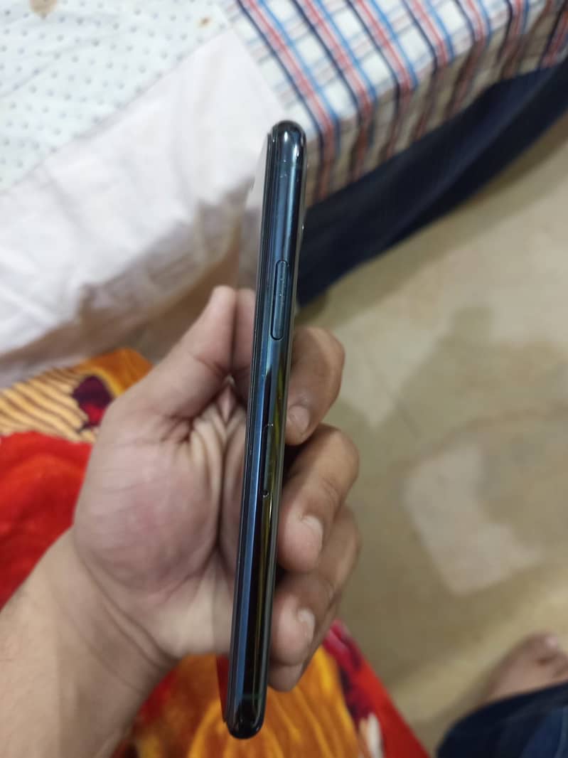 Apple iPhone 11 Pro 3