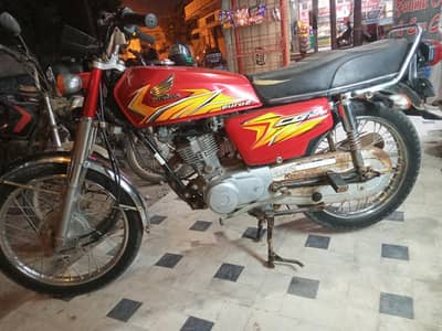 Honda cg 125 Karachi num 2021 model behtreen bike genuine