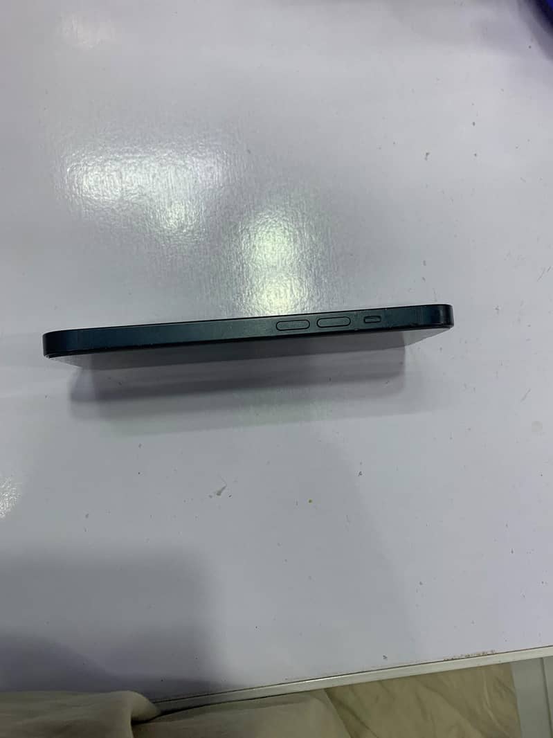 Apple iPhone 14 3