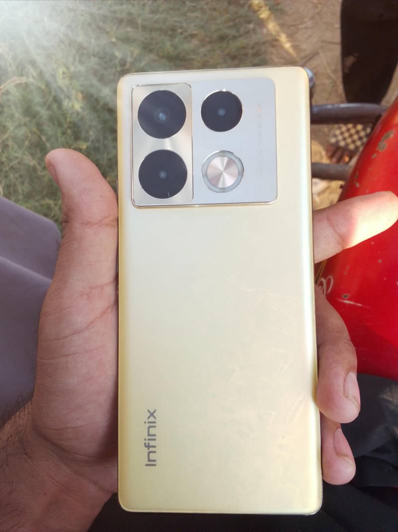 Infinix note 40pro 4
