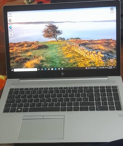 10/10 laptop urgent sale