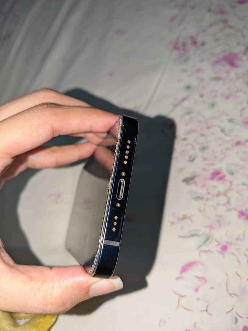 IPHONE 12 [BLUE] 5