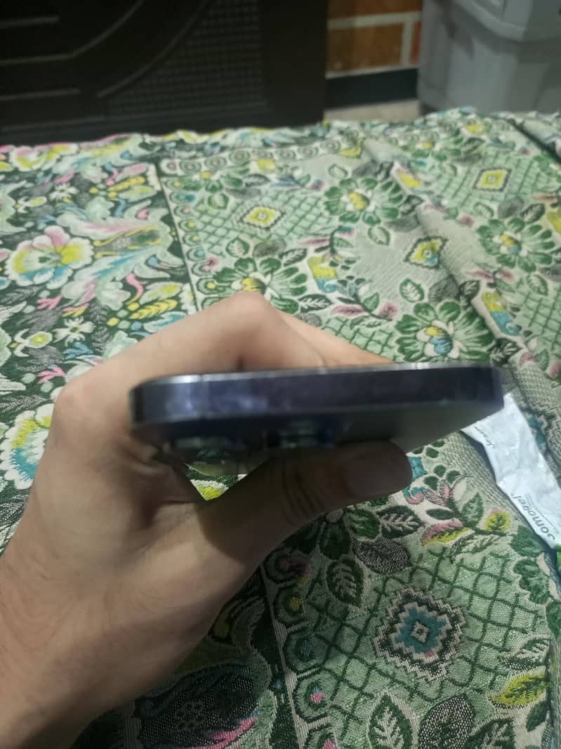 Apple iPhone 14 Pro 2