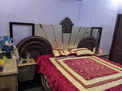 King Side Bed with Mattress Divider 4 door Almari Dressing Table