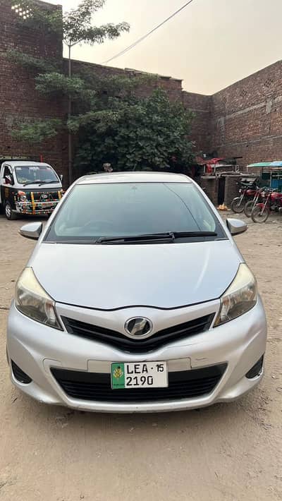 Toyota Vitz 2015