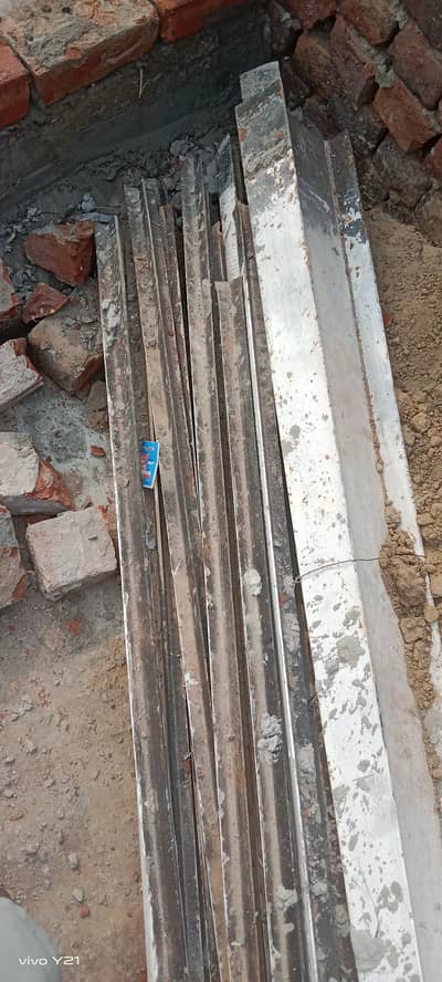 Heavy Duty Iron Garder aur T-Iron Sale Ke Liye Available Hai
