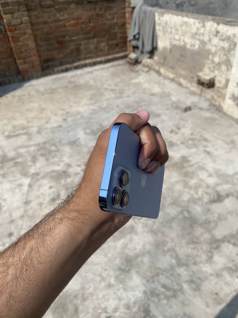 Apple iPhone 13 Pro Max 3