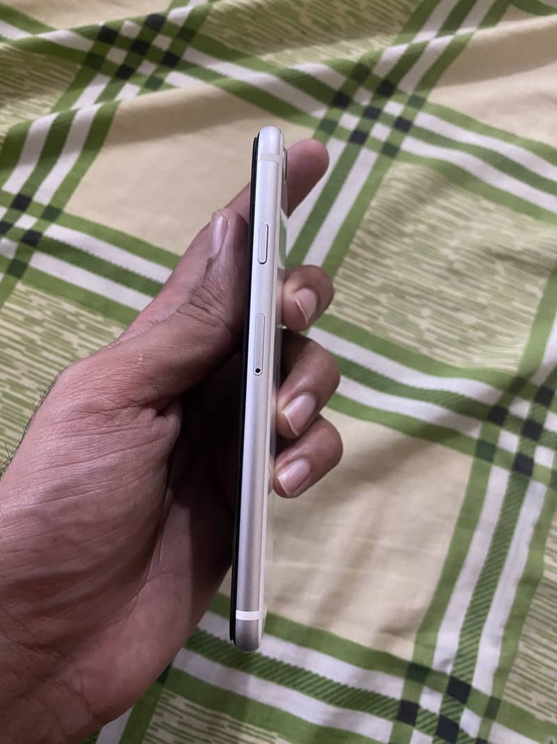 Apple iPhone SE 4