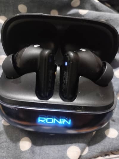 Ronin Wireless Earbuds – Brand New | High Quality | Best Price