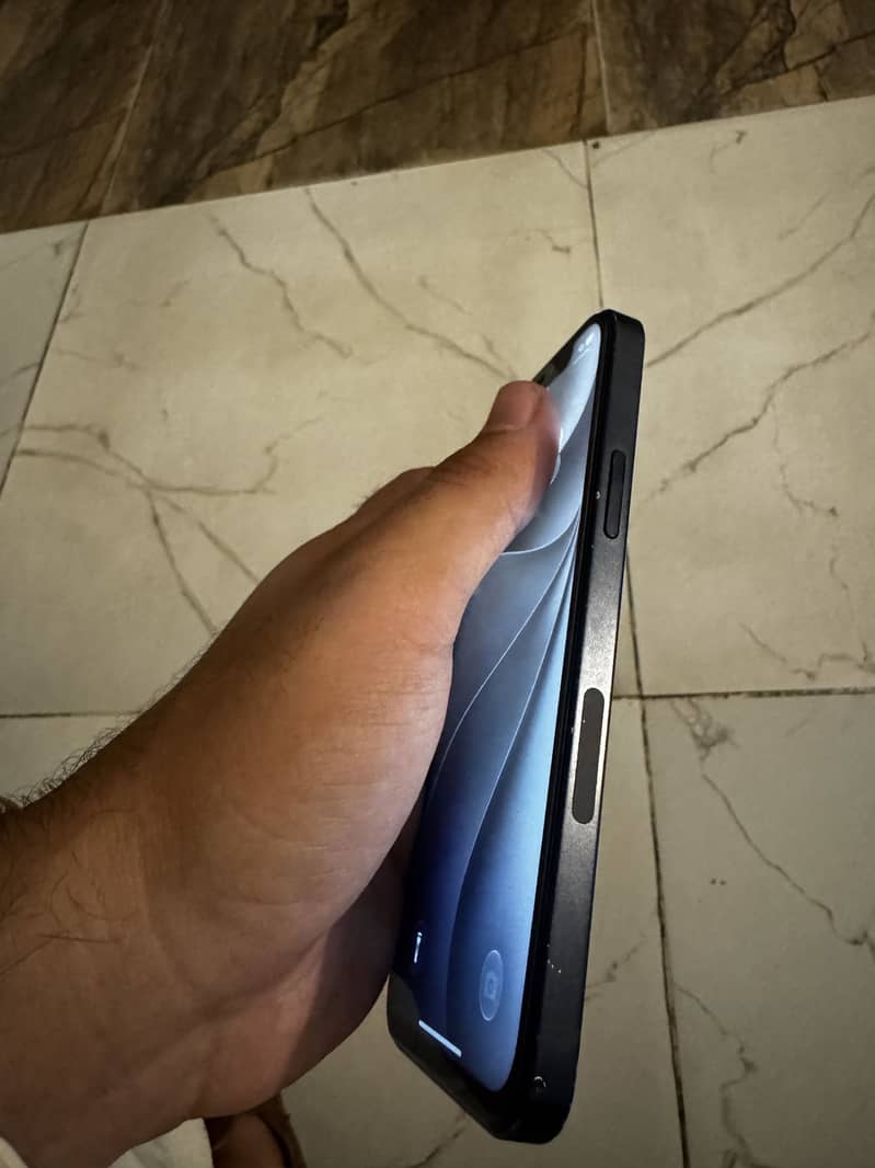 Apple iPhone 12 3