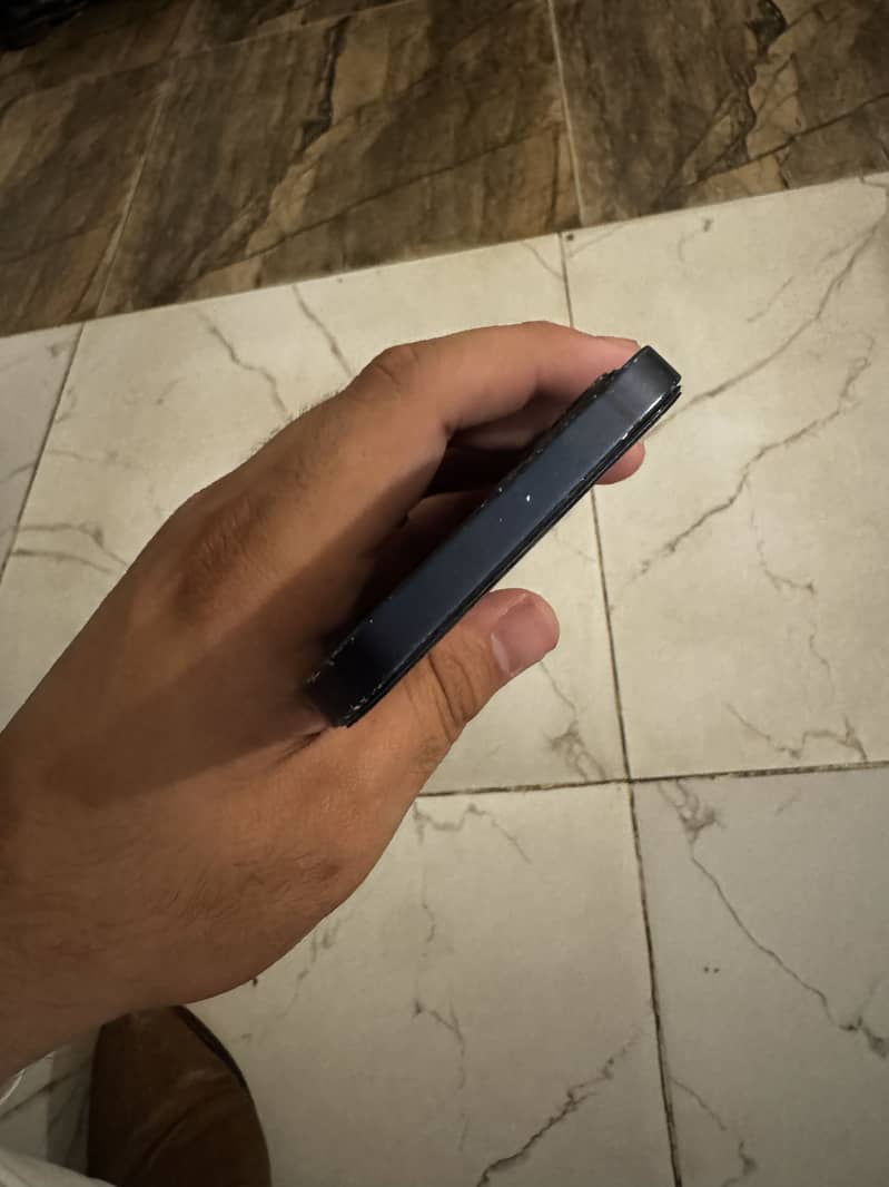 Apple iPhone 12 5