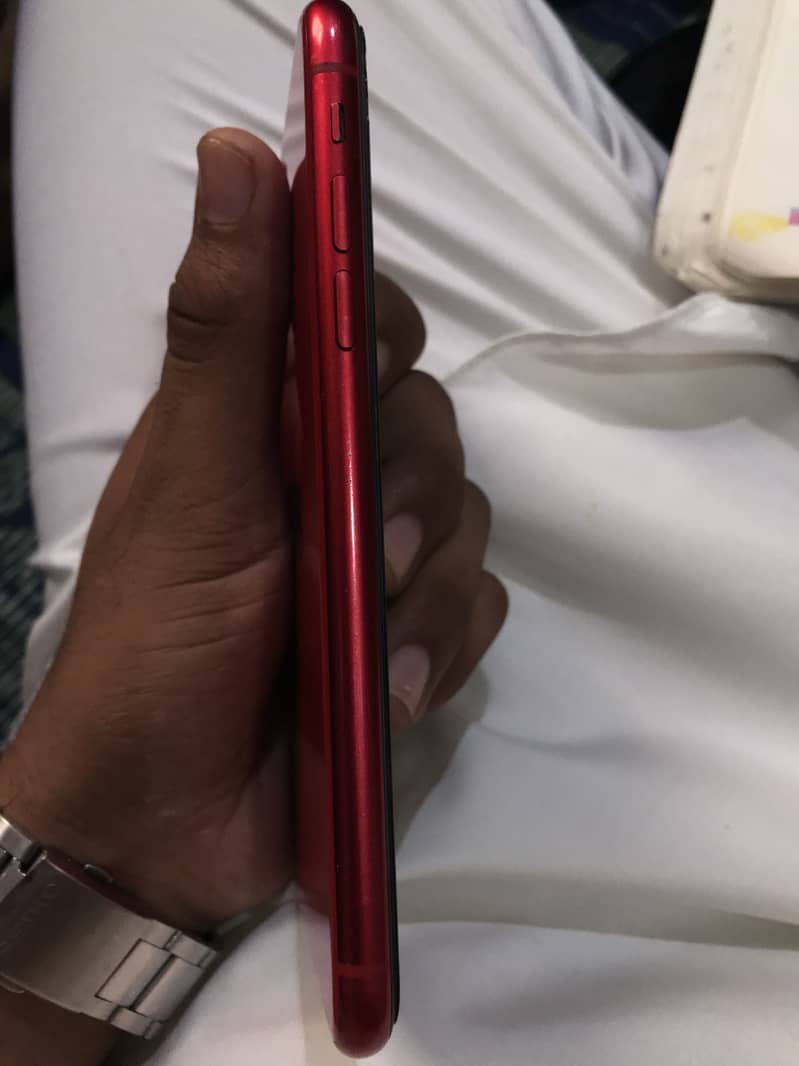 Apple iPhone 11 4