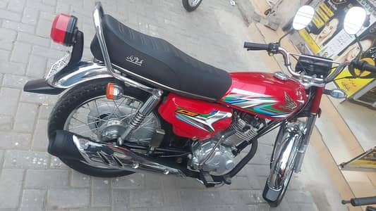 honda 125 urgent sale 03000414433