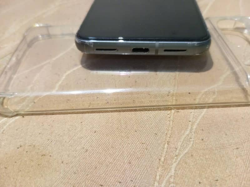 Google Pixel 8 4