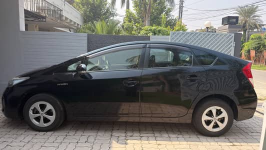 Toyota  PriusHybrid 2015