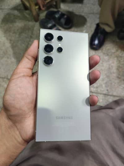 Samsung S24 Ultra non pta factory unlocked complete box