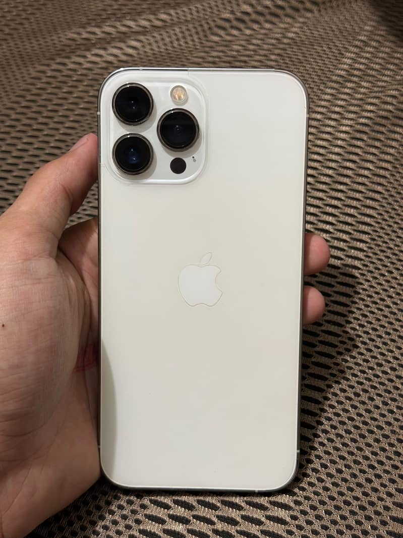 Apple iPhone 13 Pro Max 4