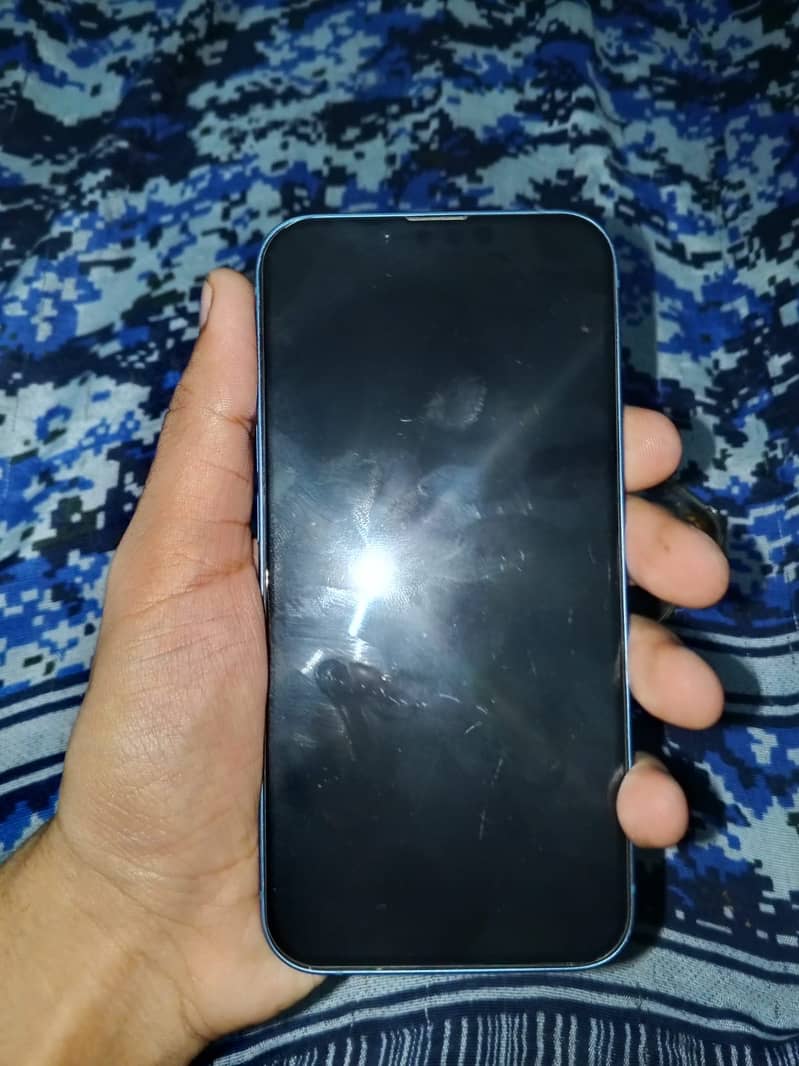 Apple iPhone 13 4