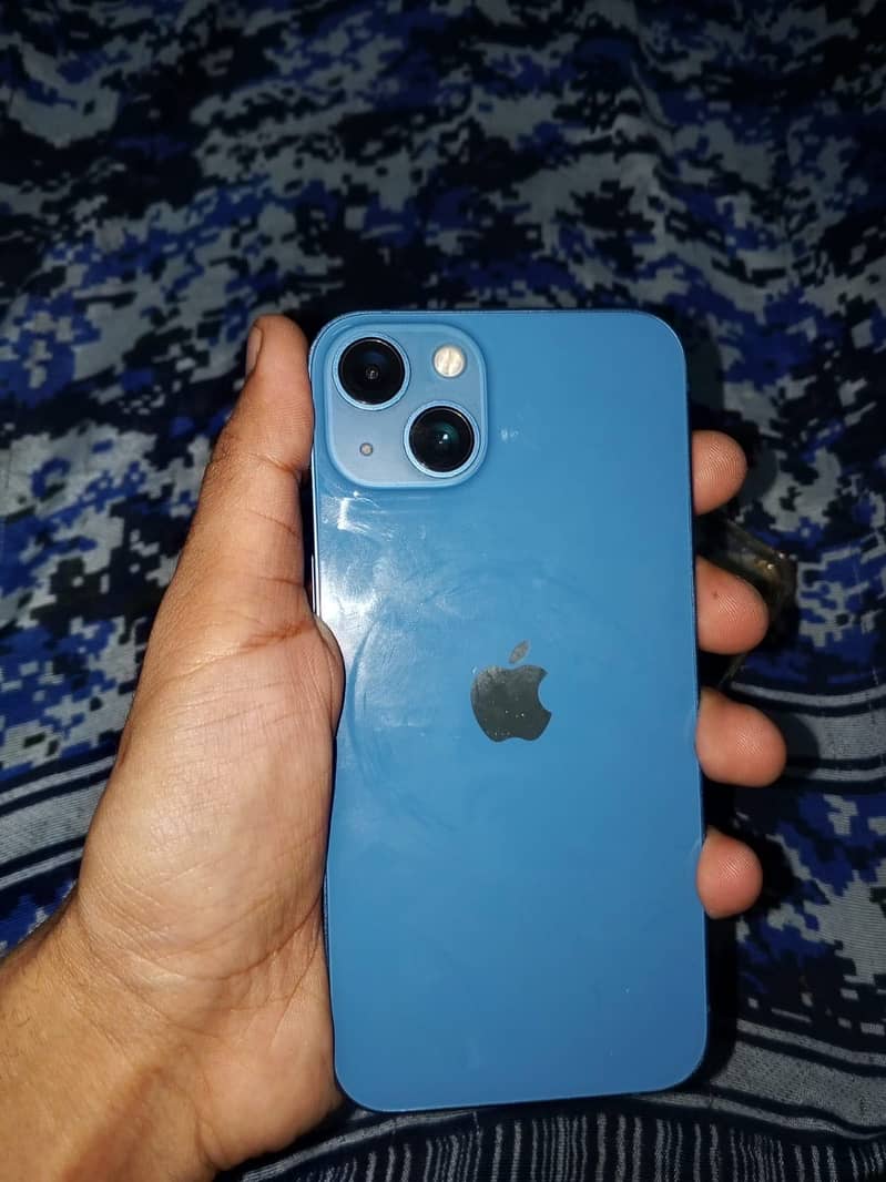 Apple iPhone 13 6