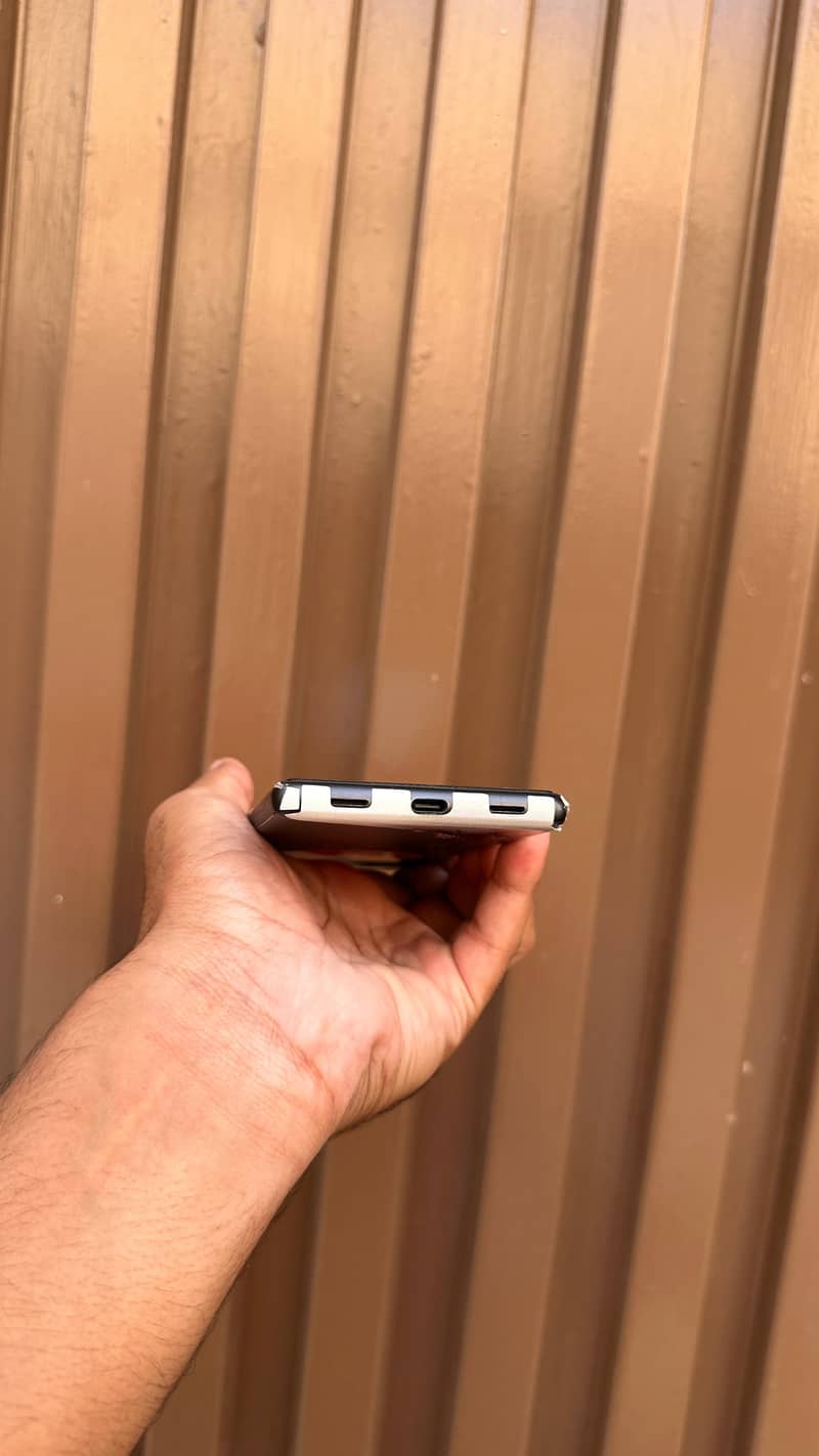 Google Pixel 7a 5