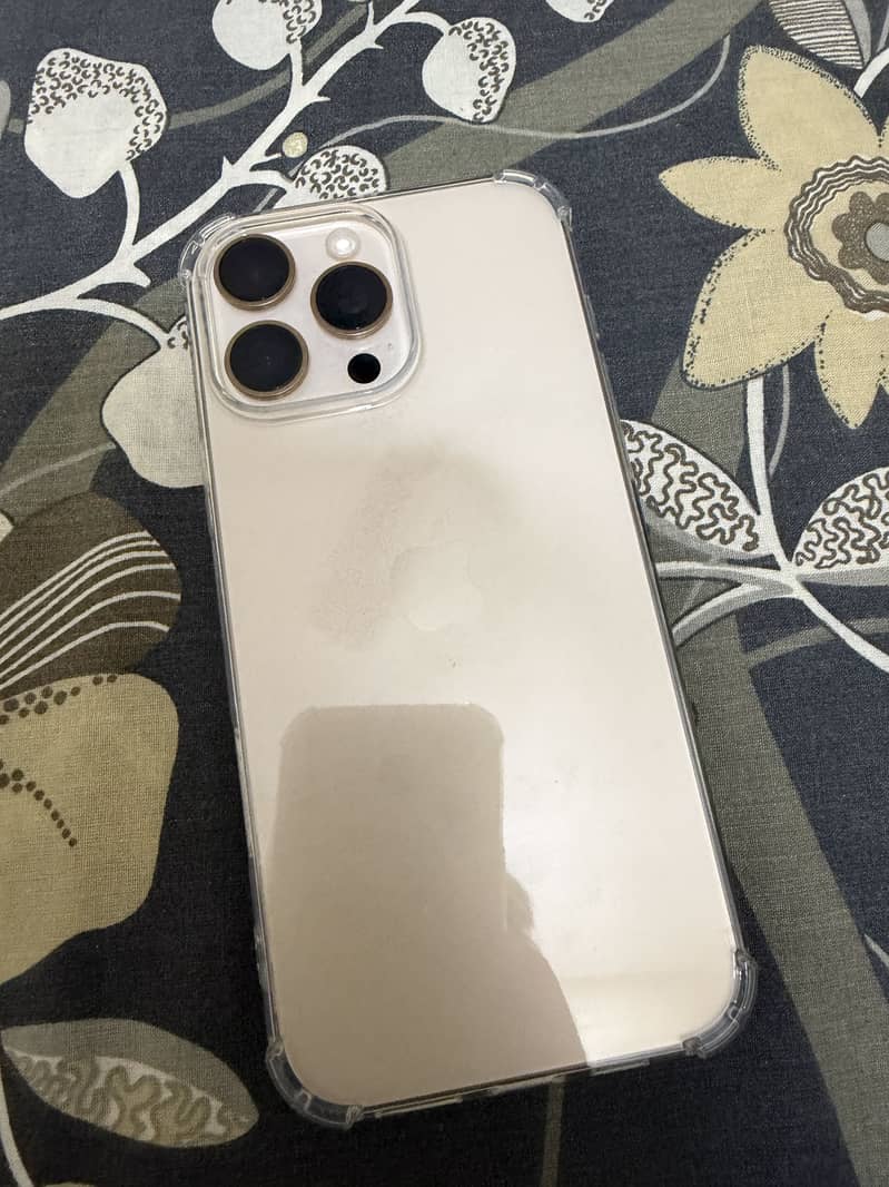 Apple iPhone 16 Pro Max 0