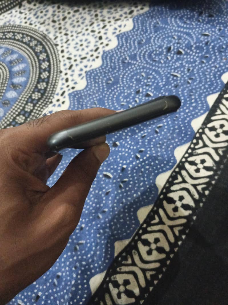 Apple iPhone 11 3