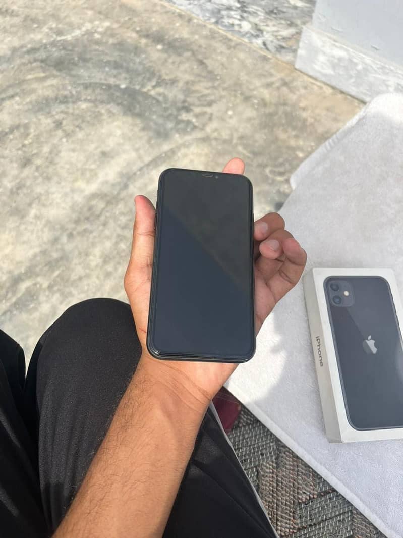 Apple iPhone 11 3