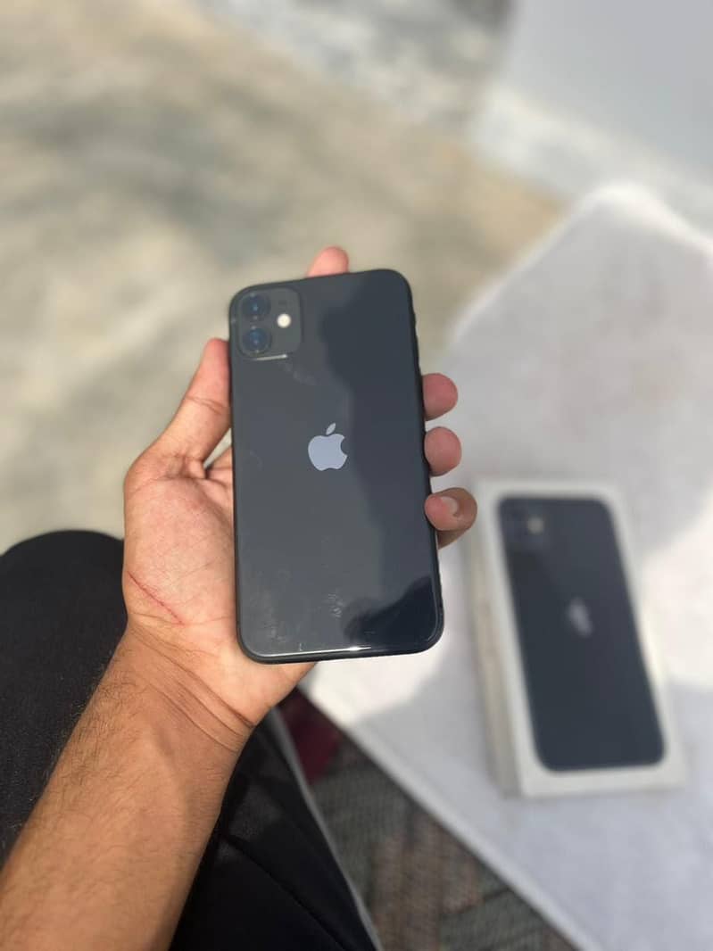 Apple iPhone 11 4