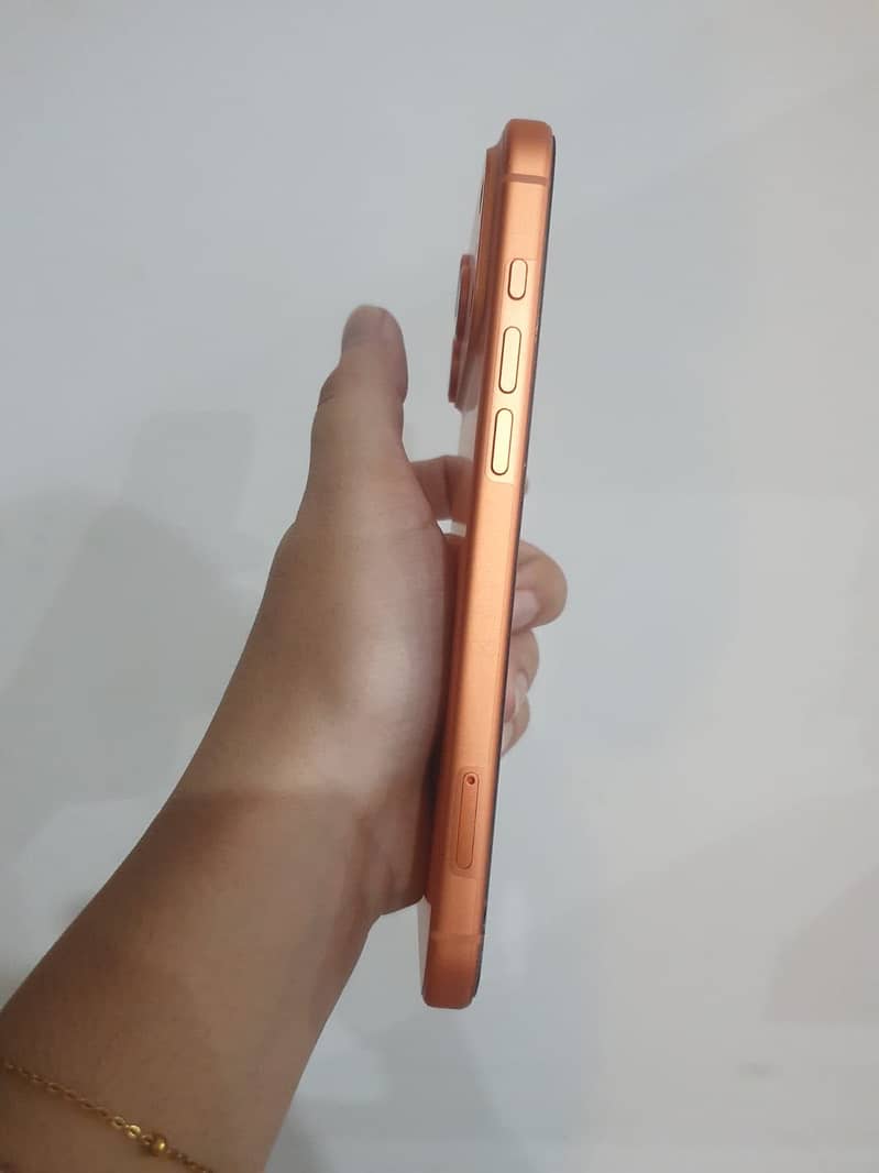 Apple iPhone 17 Pro Max 4