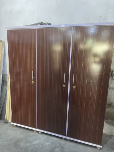 Jumbo 3 Door Laal Dhari Almari | 6x6 Feet