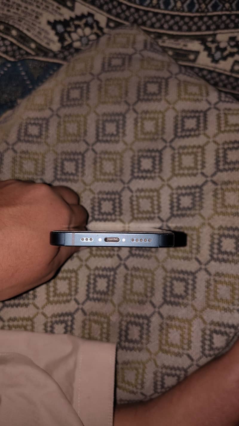 Apple iPhone 14 7