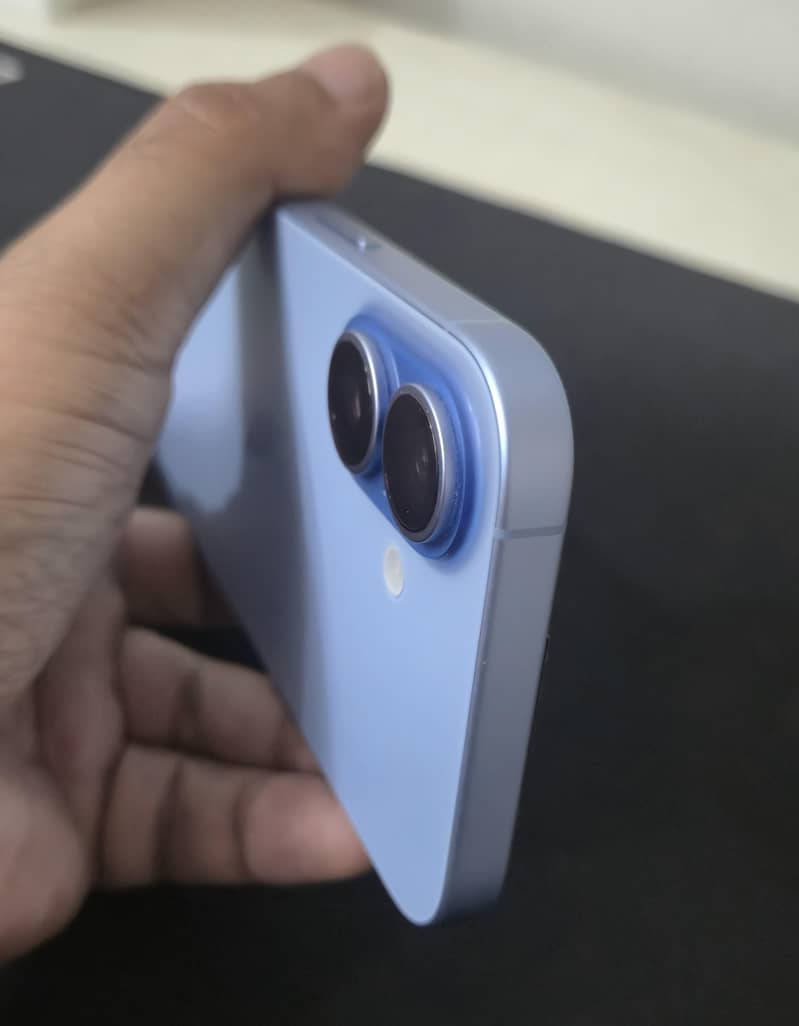 Apple iPhone 17 5