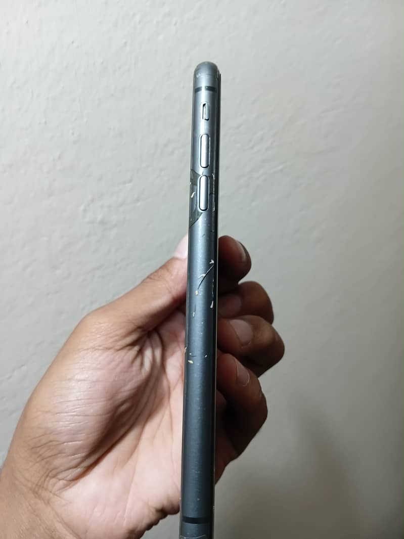Apple iPhone 11 6